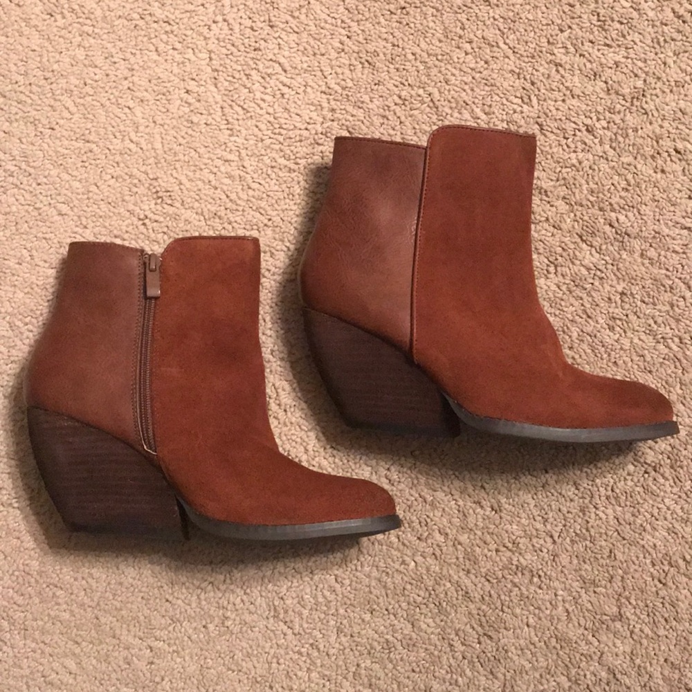 Leather/suede NWOT wedge booties
